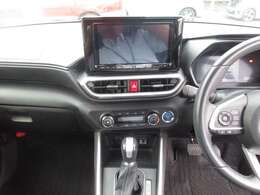 ご納車後も安心なプレミアム保証をご提案いたします。ナビや電装品、エアコンなども含めた600項目の充実した保証内容と安心のロードサービス付帯でサポートいたします。詳細はお尋ねください。