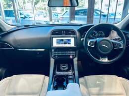 【インパネ全体】『インパネ全体』の画像になります。写真の内容に関してご不明点、ご質問等がございましたらお気軽にガリバー店舗までお問い合わせください。