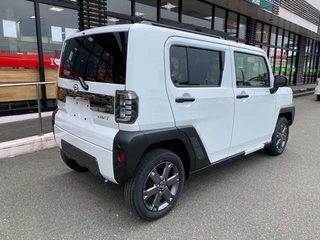 「ケイカフェでは、コロナウイルス対策として納車時に除菌施工を行っています！手が多く触れる内装を除菌することでおクルマの引渡しも安心です♪詳しくはケイカフェまでお問い合わせください！」