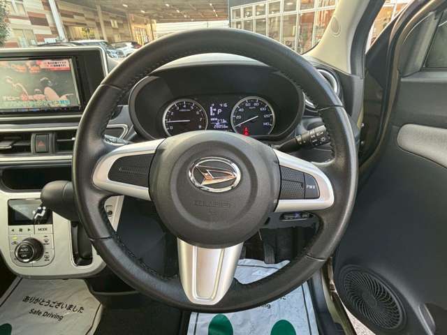 インパネシフトなので足元広々♪