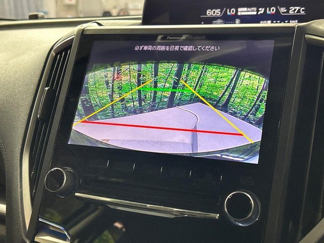 【バックカメラ】駐車時に後方がリアルタイム映像で確認できます。大型商業施設や立体駐車場での駐車時や、夜間のバック時に大活躍！運転スキルに関わらず、今や必須となった装備のひとつです！