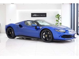 外装カラー：Blue Elettrico 2020。