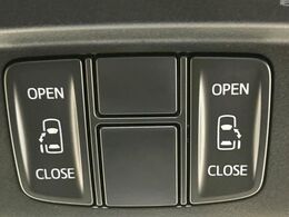【両側パワースライドドア】スマートキーや運転席のスイッチで後席両側スライドドアの開閉が可能♪電動だから力を入れてドアを開ける必要が無く、小さなお子様でも簡単に開け閉めでき快適です♪