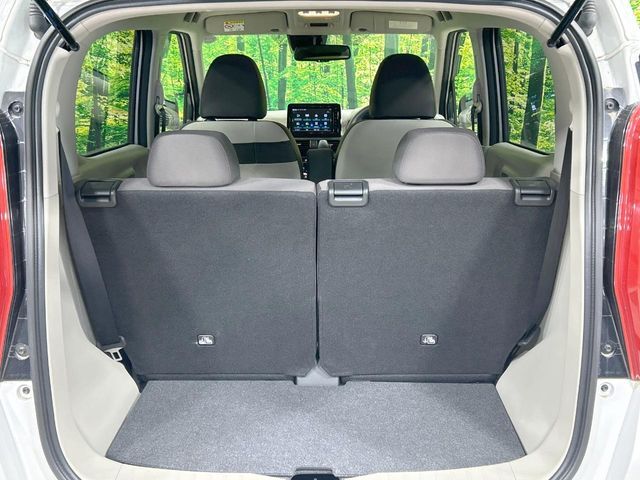普段のお買い物や通勤、送迎等に十分な荷室スペースを確保しております。セカンドシートを倒すと、大きな荷物の積載も可能です♪