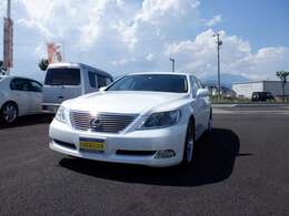 展示車両は厳正な車両チェックを実施しております。もちろん全車室内クリーニング済みになっております。（トラック等一部車種は除きます）