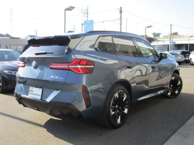 BMWプレミアムセレクション前橋では、高年式低走行モデルからMモデル、年式が経ちなかなかディーラーでは見かけないモデルまで幅広いラインナップで認定中古車を取り扱っております。品質に自信があります。