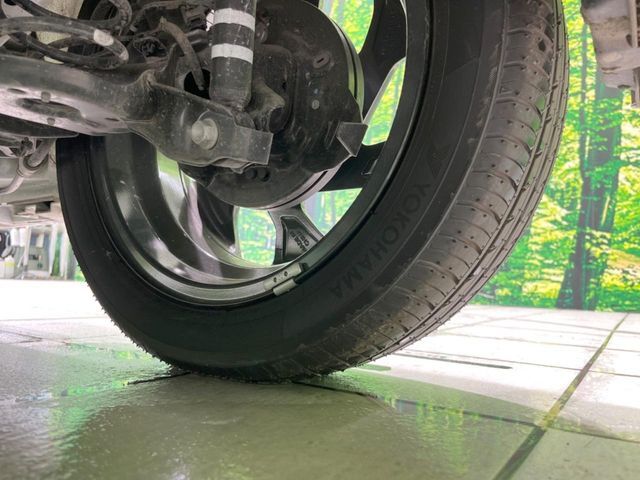 お車を安心してお乗りいただく為には、足回りの定期点検が欠かせません。サービスサポート（有償保証）では無料点検もご提供しており、安心のカーライフをお過ごしいただけるサポート体制が整っています。