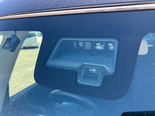 スズキ車は障害物センサーや衝突軽減ブレーキなどの安全装備も充実！運転が苦手な方でも安心して楽しくドライブができます。※車両によって装備内容が異なります。