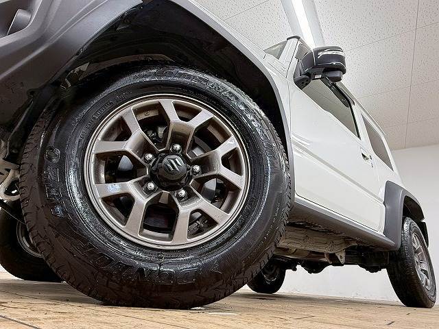 純正15インチアルミホイール装備！195/80R15
