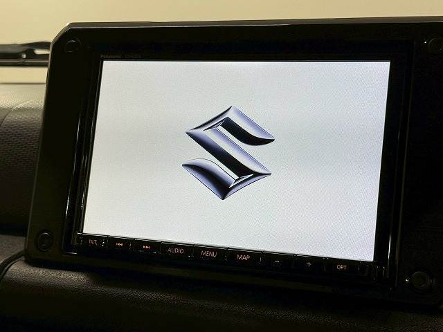 純正8型ナビ装備！フルセグTV　CD/DVD再生　Bluetooth接続