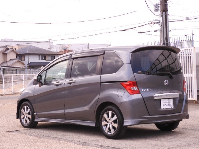 運転しやすいコンパクトサイズ。小回りがきくので狭い道をよく走る方にも気軽にお乗りいただけます。