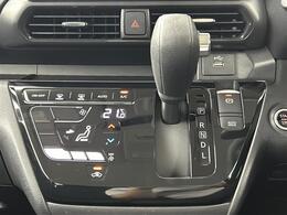 【シフトレバー】シフトも操作しやすく快適なドライブを楽しんでいただけます！