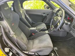 「この車の写真をもっと見たい」「状態が気になる」「この装備はついている？」どんな小さな疑問でもお気軽にお問い合わせください！