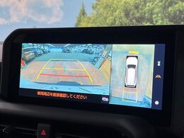 【パノラミックビューモニター】専用のカメラにより、上から見下ろしたような視点で360度クルマの周囲を確認することができます☆死角部分も確認しやすく、狭い場所での切り返しや駐車もスムーズに行えます。