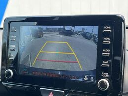 【バックカメラ】駐車時に後方がリアルタイム映像で確認できます。大型商業施設や立体駐車場での駐車時や、夜間のバック時に大活躍！運転スキルに関わらず、今や必須となった装備のひとつです！