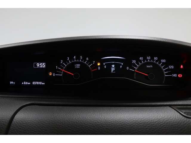 メーターも見易いレイアウトなので安心ドライブをサポートします☆