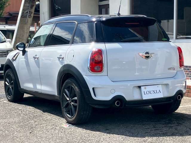 自宅に居ながらスマートフォンで商談！　WEB商談サービスを導入しています。詳細はお問合せ下さい！※通信料はお客様負担となり通信環境によって料金は異なります。