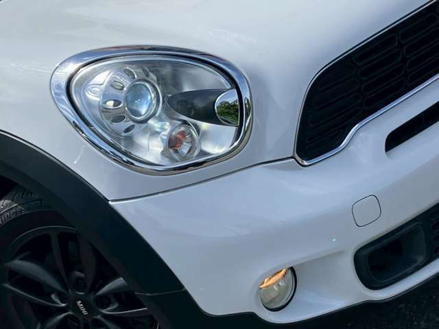 見た目もかっこいい洗礼されたデザインのヘッドライトです。夜道も明るく照らします。