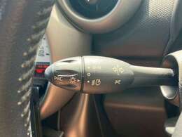 【オートライト】装備です！夜間に自動でヘッドライトが点灯する為、ヘッドライトのつけ忘れがなく安心です！