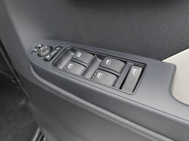 当社は購入後のアフターケアを大切にしております。納車後、1ヶ月無料点検、半年ごとにあんしん点検、12ヶ月法定点検の誘致をします。また車検までの点検をセットにした『ワンダフルパスポート』を販売中です。