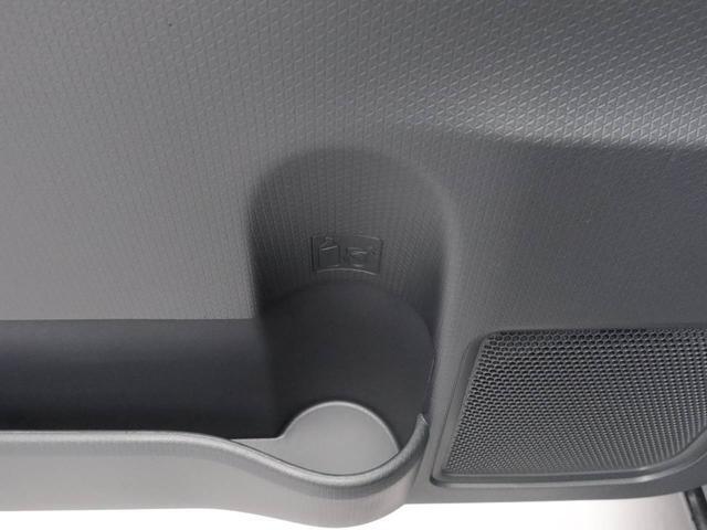 カップホルダーは運転席や助手席からちょうど手の届く位置です！！