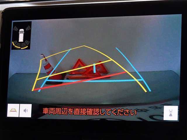バックガイドモニターを装備してます、車庫入れもラクラクです。