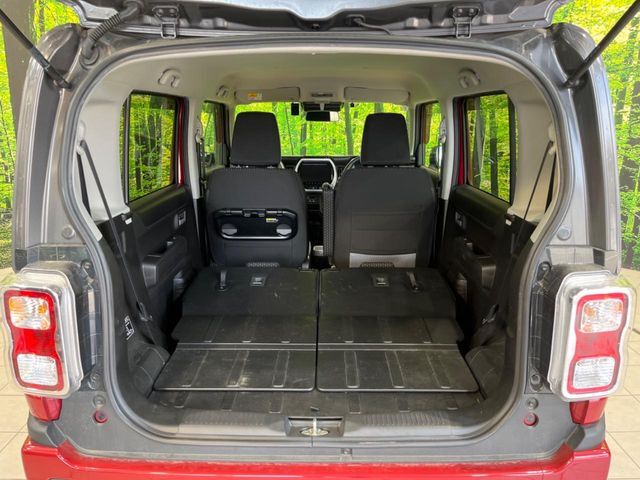 普段のお買い物や通勤、送迎等に十分な荷室スペースを確保しております。セカンドシートを倒すと、大きな荷物の積載も可能です♪