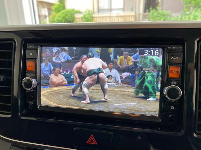 テレビも視聴できますので快適なドライブをお楽しみください♪一緒に乗っている方も退屈しません♪その他、機能も充実です♪