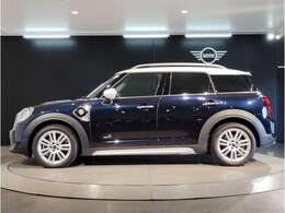 MINIは歴史的なレース【モンテカルロラリー】で2度の優勝！！規定違反による失格も含めれば3度の優勝を誇るれっきとしたレーシングカーです！