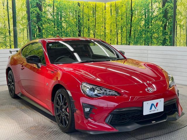 大好評のボディコーティング「弾スプラッシュコート」もご納車までに施工可能。通常のガラスコートと異なる、耐久年数6年の無機質ガラスコーティングが、ボディをキレイな状態に保ってくれます。