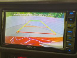 【バックカメラ】駐車時に後方がリアルタイム映像で確認できます。大型商業施設や立体駐車場での駐車時や、夜間のバック時に大活躍！運転スキルに関わらず、今や必須となった装備のひとつです！