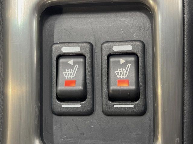 【シートヒーター】寒い日に重宝するシートヒーター！エアコンより早く温まってくれるので寒がりの人も安心ですね♪エアコンの温風は乾燥するから苦手、という方にもをおすすめです。