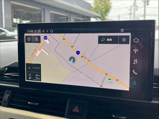 純正ナビ搭載でロングドライブも快適！