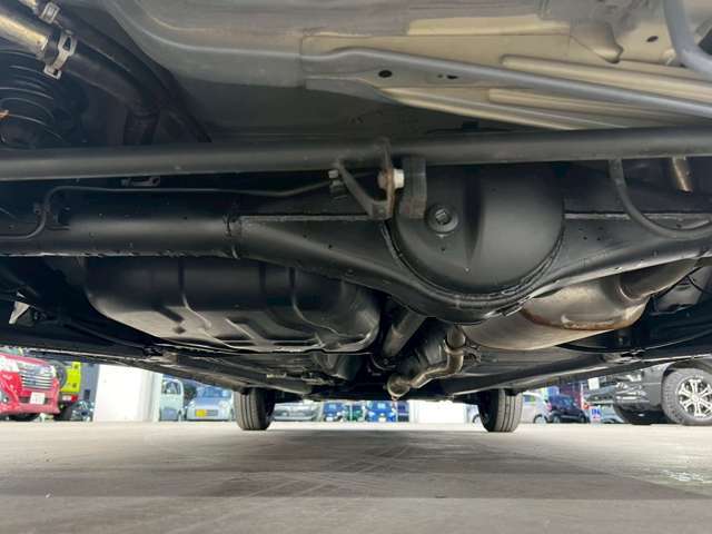 ☆修復歴表示を自社基準では無く、公的機関「（財）日本自動車査定協会」の基準を採用し、全車に修復歴の有無や箇所、程度を明記☆