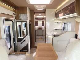 全天候型850坪ショールームですので天候に関係無くゆっくりご覧頂けます♪