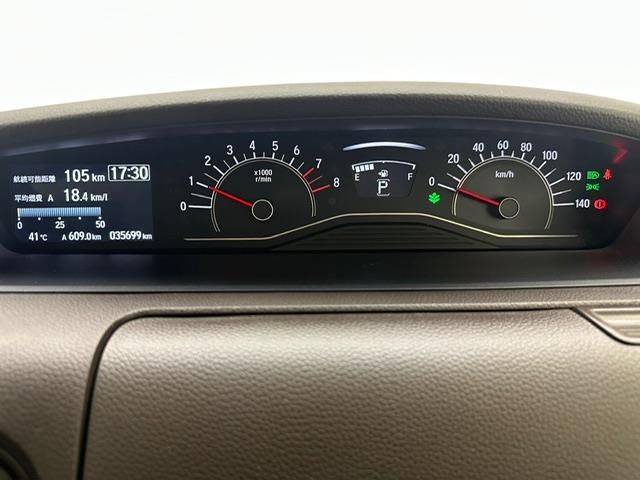 【スピードメーター】メーターがシンプルで見やすく運転しやすいですね！