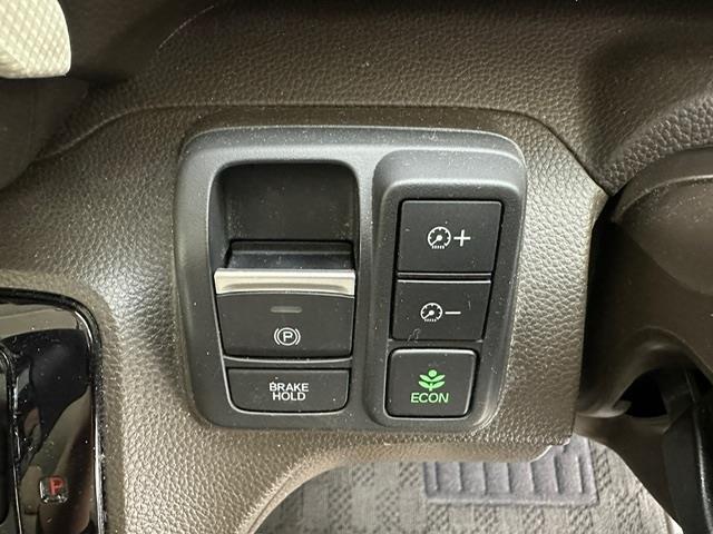 【運転席操作部】快適なドライブを楽しむための機能が装備されています！運転席から触れるので、使いやすいです！除菌プランいれていただくと、さらに清潔で安心していただけます！