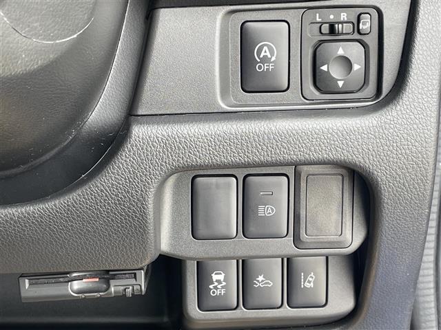 【エマージェンシーブレーキ】前方の車両や歩行者を検知し、衝突による事故回避をサポートします！機能には限界があるためご注意ください。