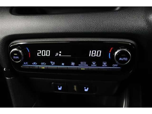 運転席と助手席、それぞれ温度調節ができ、オールシーズン快適なオートエアコンとなっております！