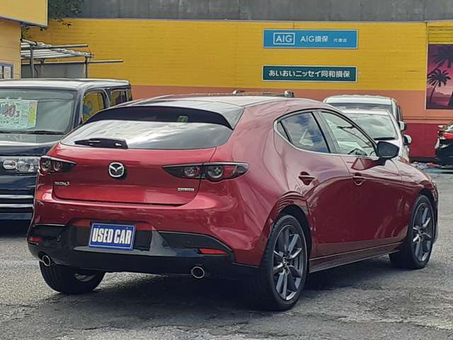新車もいいけど中古車でも装備がこれだけ充実していて走行も少ない！このお値段ならどうでしょうか！オススメですよ！フリーダイヤル　0120-74-1190！