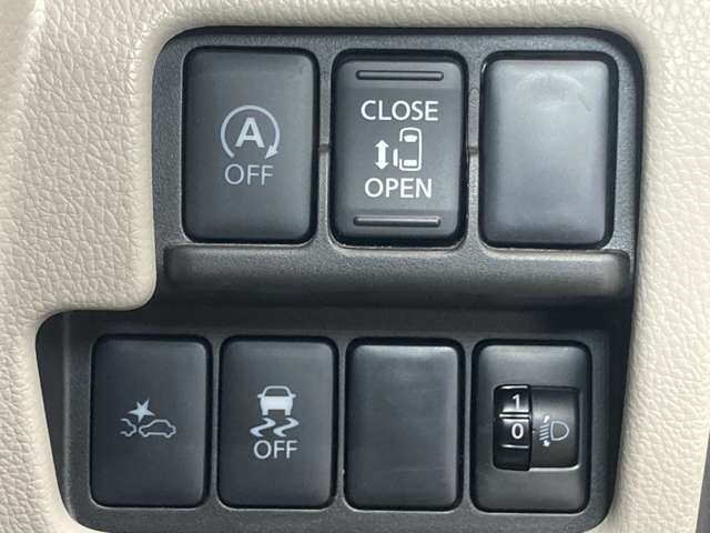 ボタン一つで運転席からスライドドアの開閉ができます★