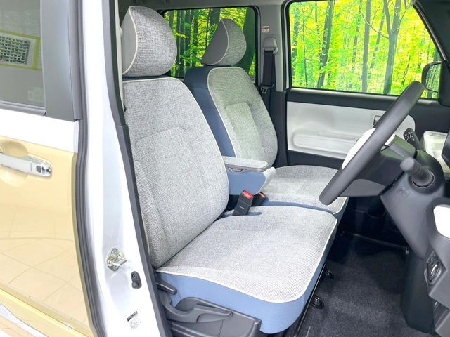 運転席シート廻りは使用感も少なく、良好な状態となっています。丁寧に使われていたことがよくわかりますね。