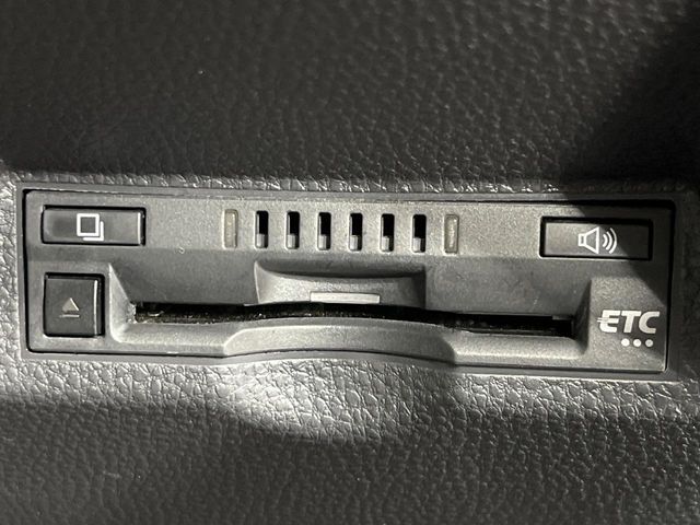 【ETC】高速道路の料金所をストレスなく通過！話題のスポットやサービスエリアに多い「スマートIC」利用時は必須のアイテムです。当店でセットアップを実施、ご納車当日からすぐにご利用いただけます！