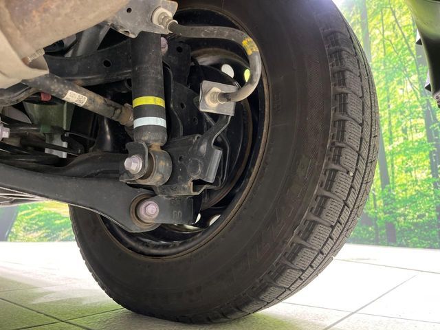 お車を安心してお乗りいただく為には、足回りの定期点検が欠かせません。サービスサポート（有償保証）では無料点検もご提供しており、安心のカーライフをお過ごしいただけるサポート体制が整っています。