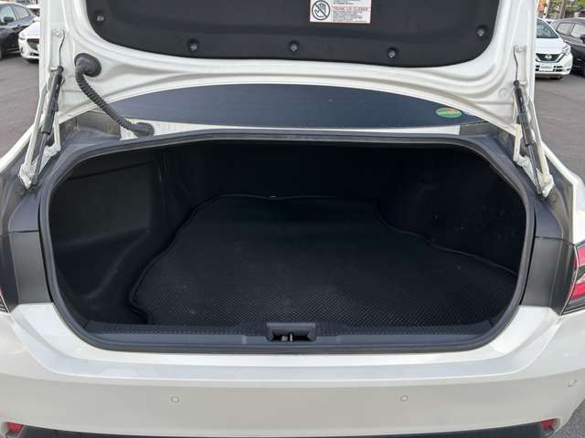 荷台スペース【内装エクステリア】店舗にて現車の確認も頂けますので、お電話で在庫のご確認の上是非ご来店くださいませ！！！【跳ね上げ式/埋め込み式】でスペース確保ができますね！！