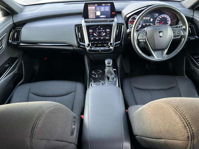 【インパネ全体】全方位で視界が広く、高い目線で運転もしやすいです！