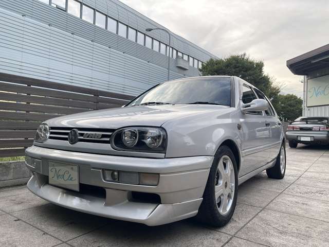 ご納車後も安心してお乗りいただけますよう、専門店ならではの目線でチェックいたします。さらに認証工場の法定整備記録簿もお付けしてご納車させていただきます。NU926