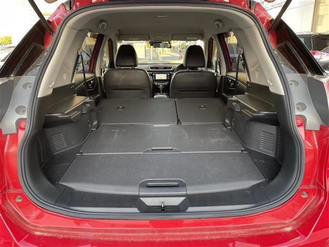 【シートアレンジ】乗せる人数、荷物によってシートアレンジは自由自在！！軽い力でシートを動かせます！！