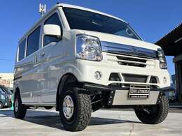 【新車保証付き】 納車後も安心の5年又は10万kmの全国共通のメーカー保証付き。ご自宅近辺のディーラー様で保証修理やアフターサービスも受けれるので、遠方のお客様もご安心ください。