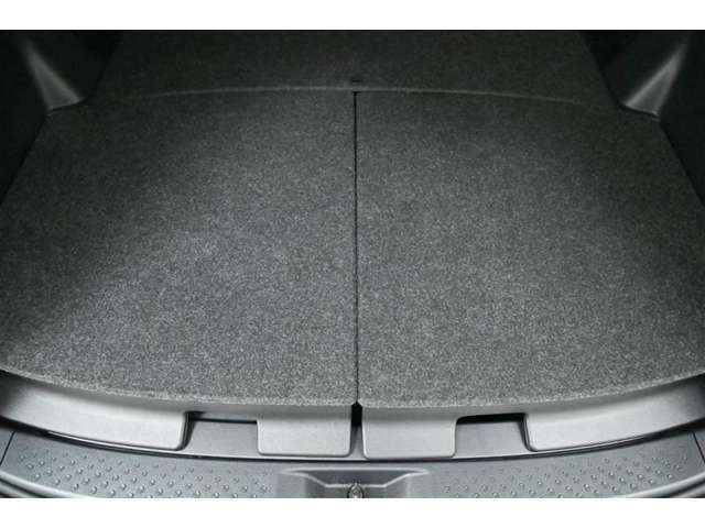 ◆ハイデッキ状態です。　ラゲージスペースがフラットになり、車中泊や長尺物の積載に対応できます。
